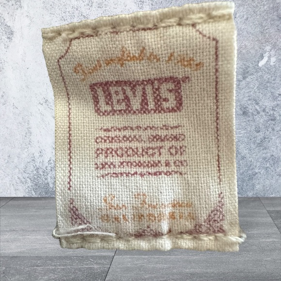 Levi’s Tab Twill Bermuda Womens Shorts. EUC - Picture 6 of 7